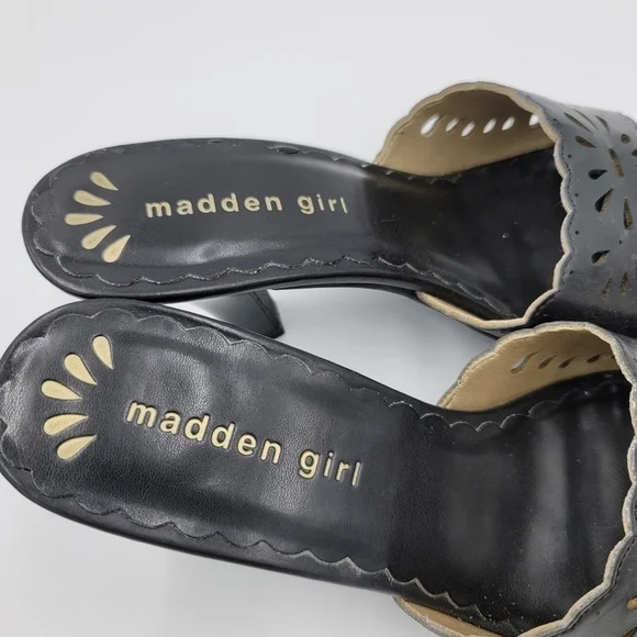 Madden Girl Black Corona Laser Cut Slides Size 7 Heels - Picture 6 of 11
